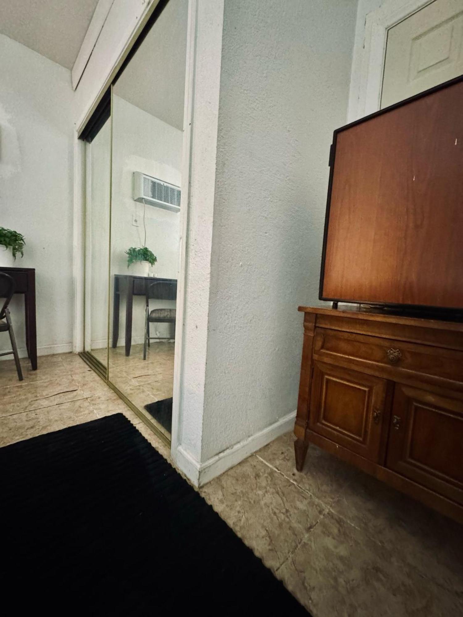 Cozy Close To The Strip In Vegas * Las Vegas