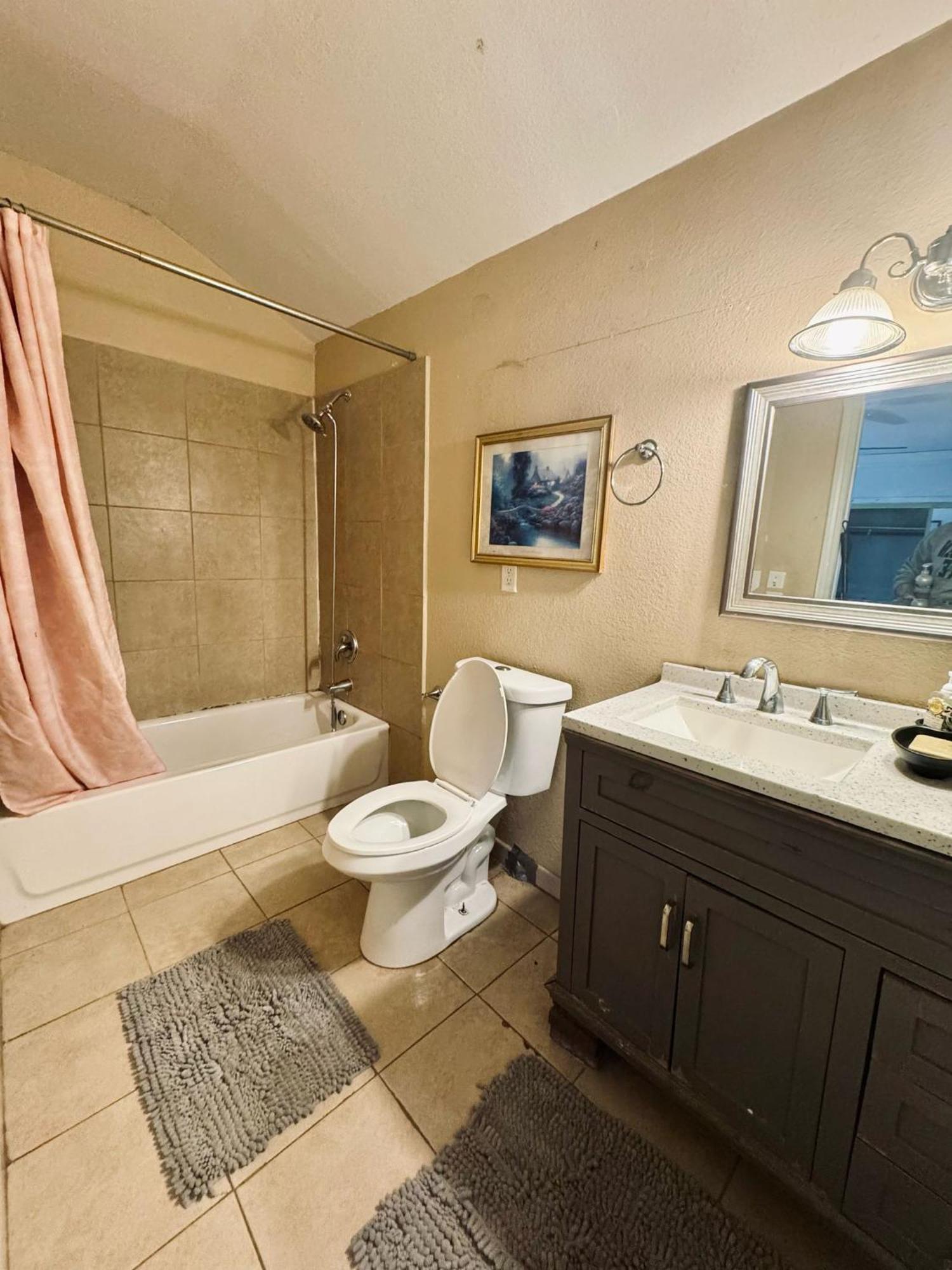 Cozy Close To The Strip In Vegas * Las Vegas
