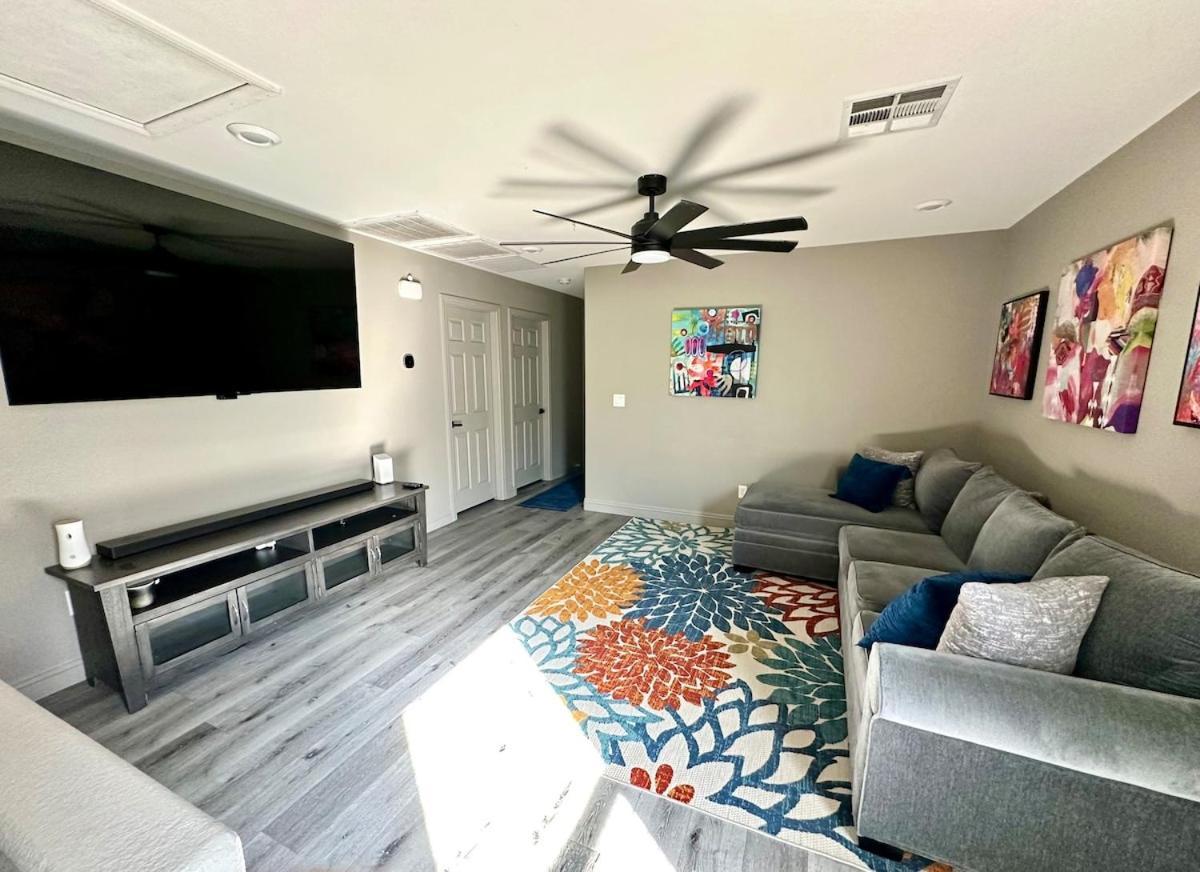 Stylish Desert Oasis Your Serene Get Away * Las Vegas