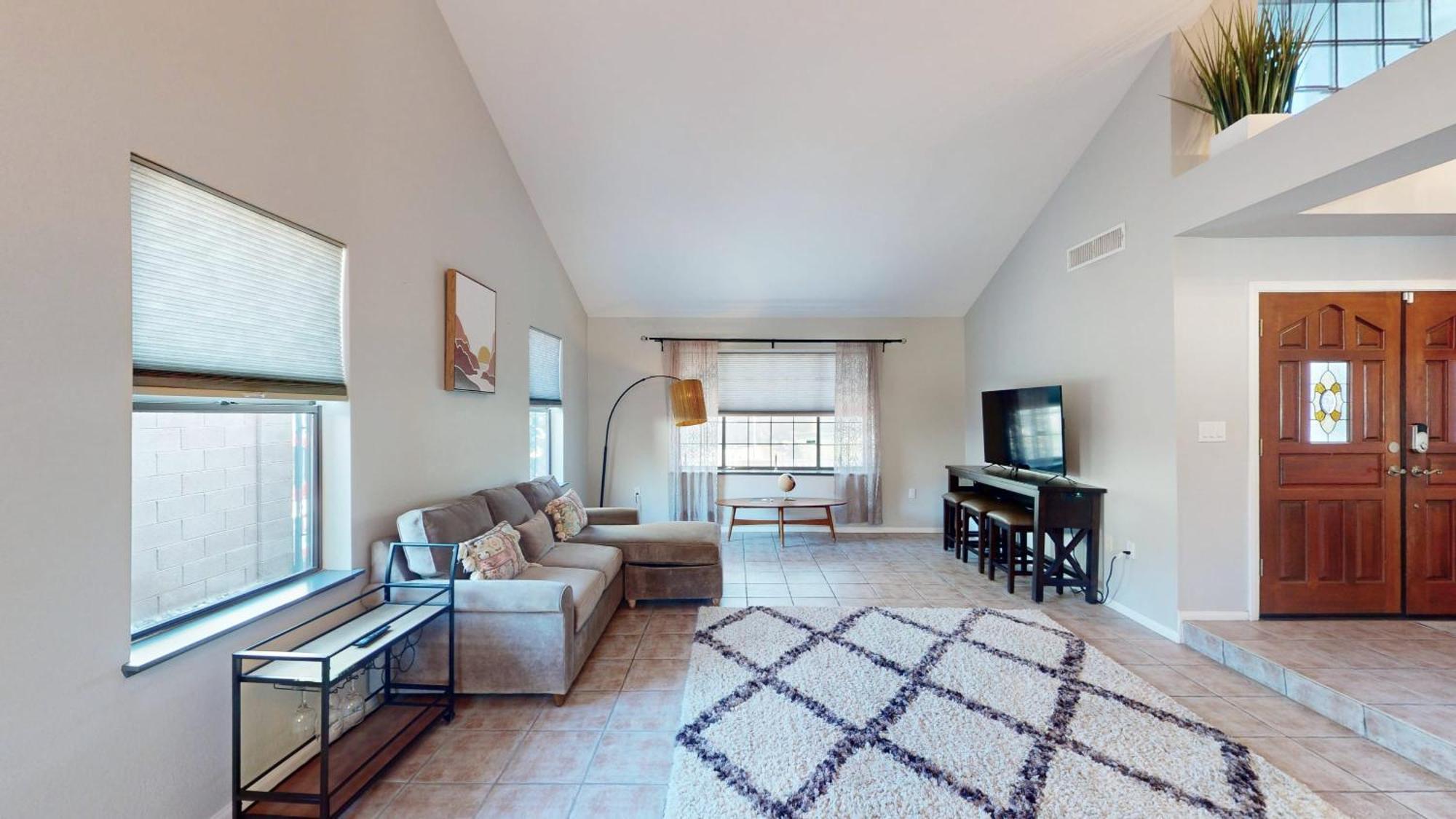 Modern Family W Pool Near Strip Las Vegas
