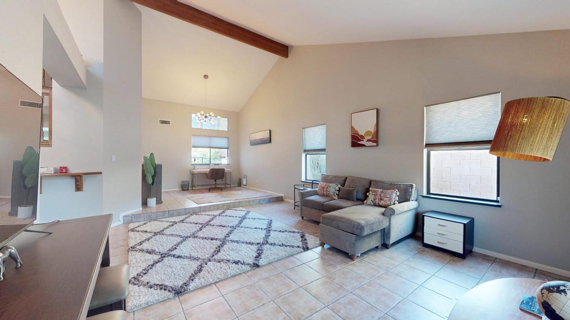 Modern Family W Pool Near Strip Holiday home *