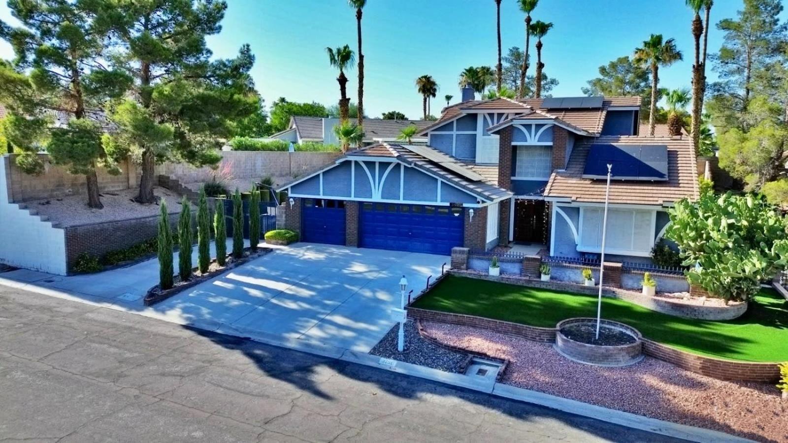 Modern Family W Pool Near Strip Holiday home Las Vegas