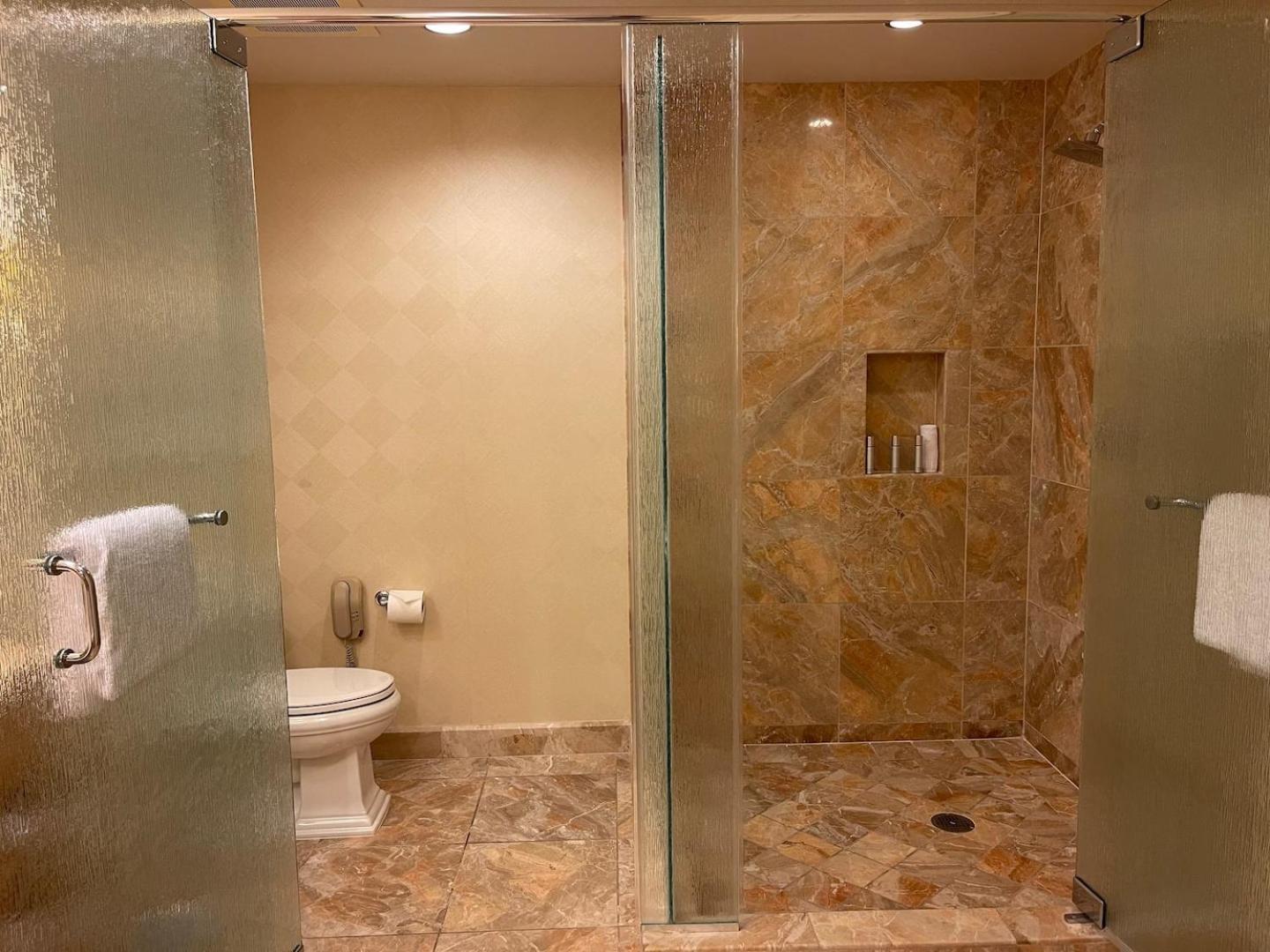 Five Star Trump No And Cleaning Fees Holiday home *