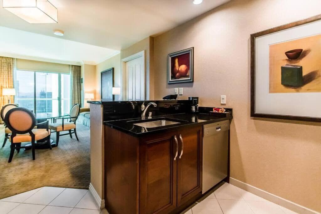 Stunning Mgm 1br W Airport & Mountain Views 10802 * Las Vegas