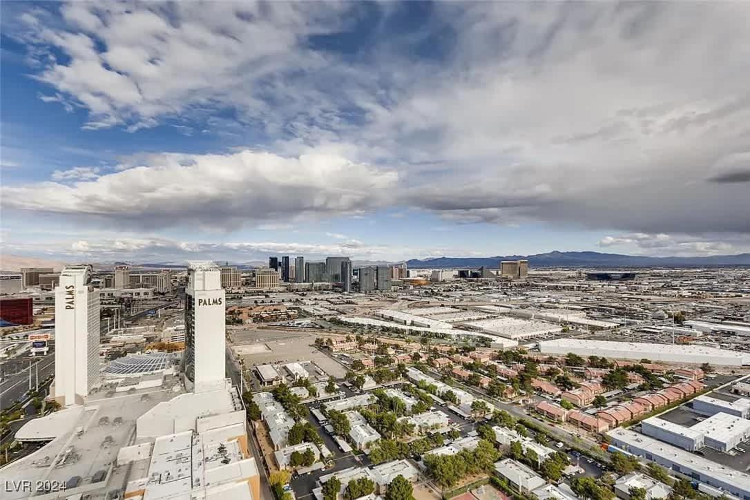 Holiday home Incredible Penthouse Strip Views Balcony Access Las Vegas