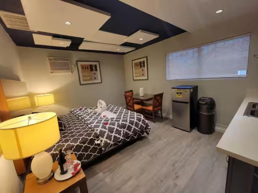 Vegas Unit A Charm To Remember * Las Vegas