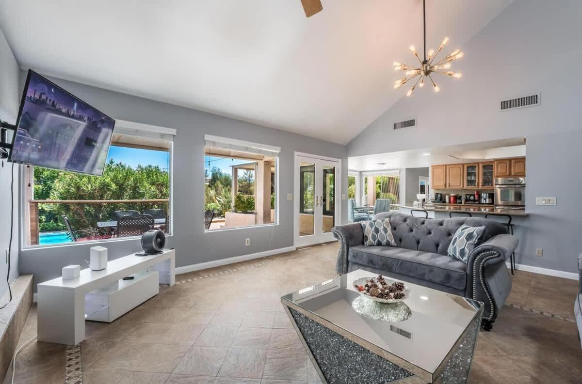 Luxury Meets Vegas Gorgeous By The Strip Ferienhaus