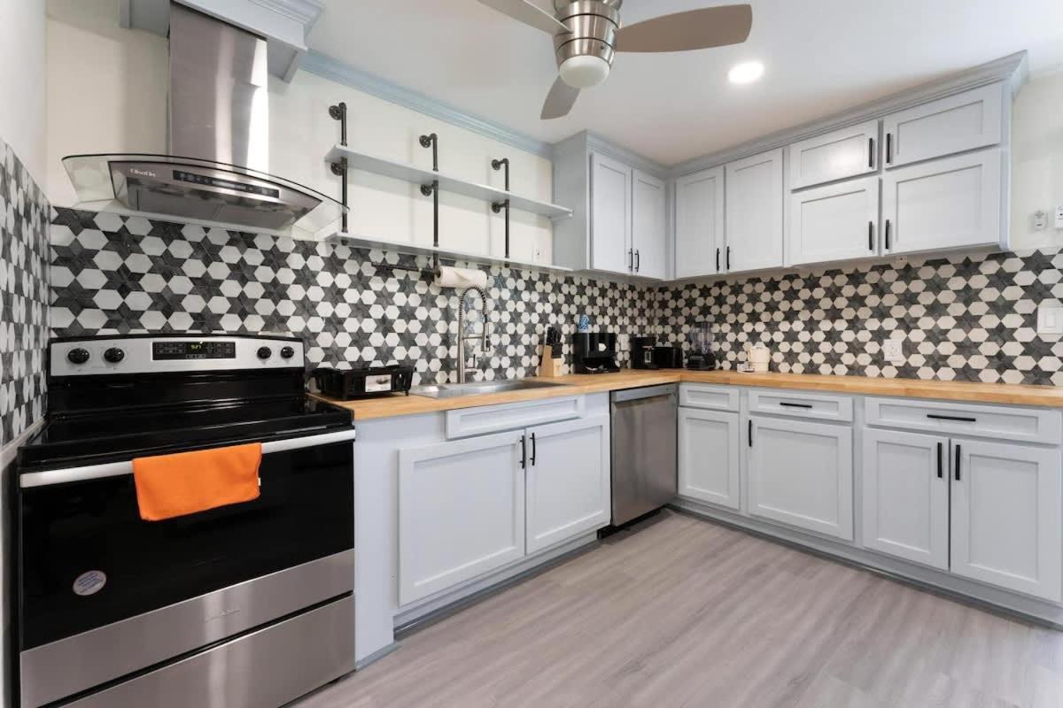Exclusive Designer With Strip Views And Pool Villa Las Vegas