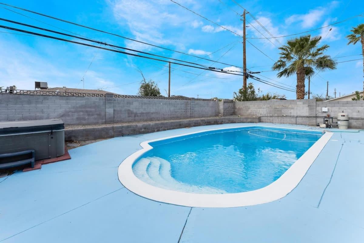 Villa Exclusive Designer With Strip Views And Pool Las Vegas