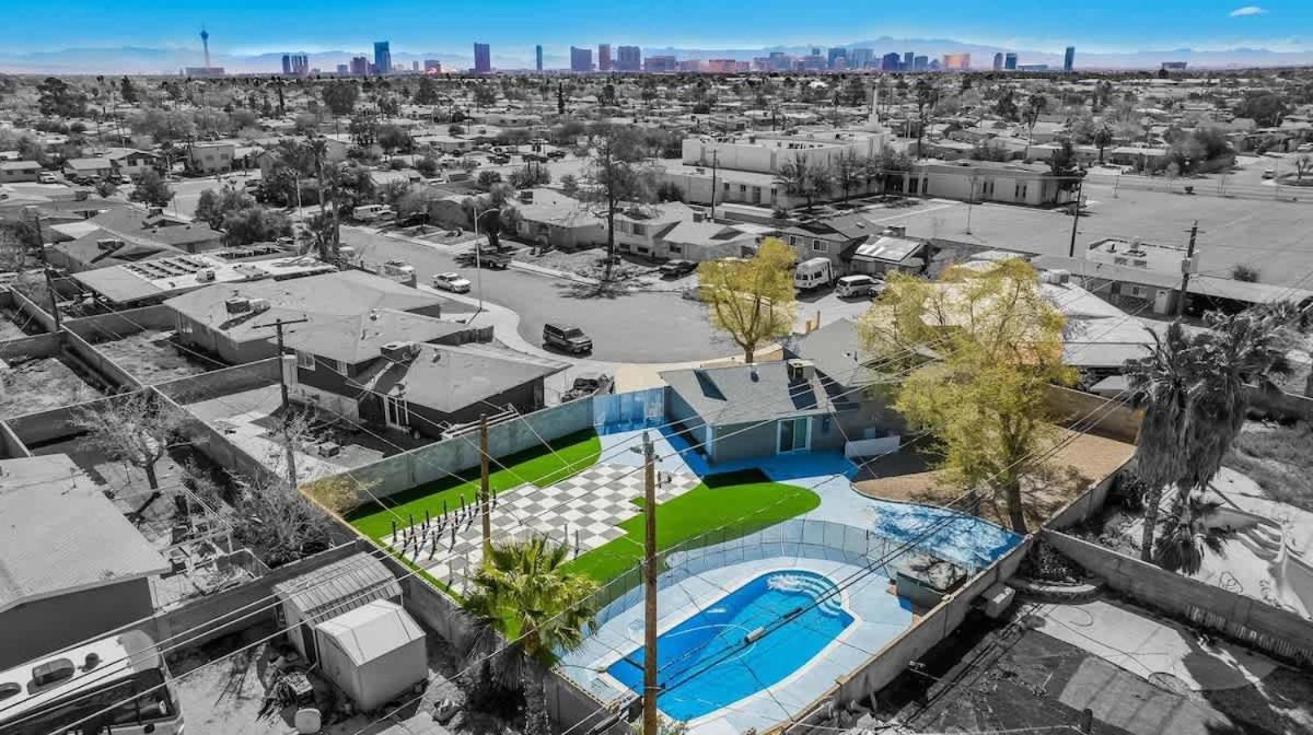 Exclusive Designer With Strip Views And Pool