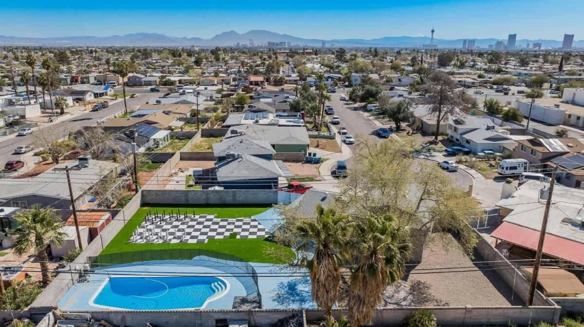 Exclusive Designer With Strip Views And Pool * Las Vegas