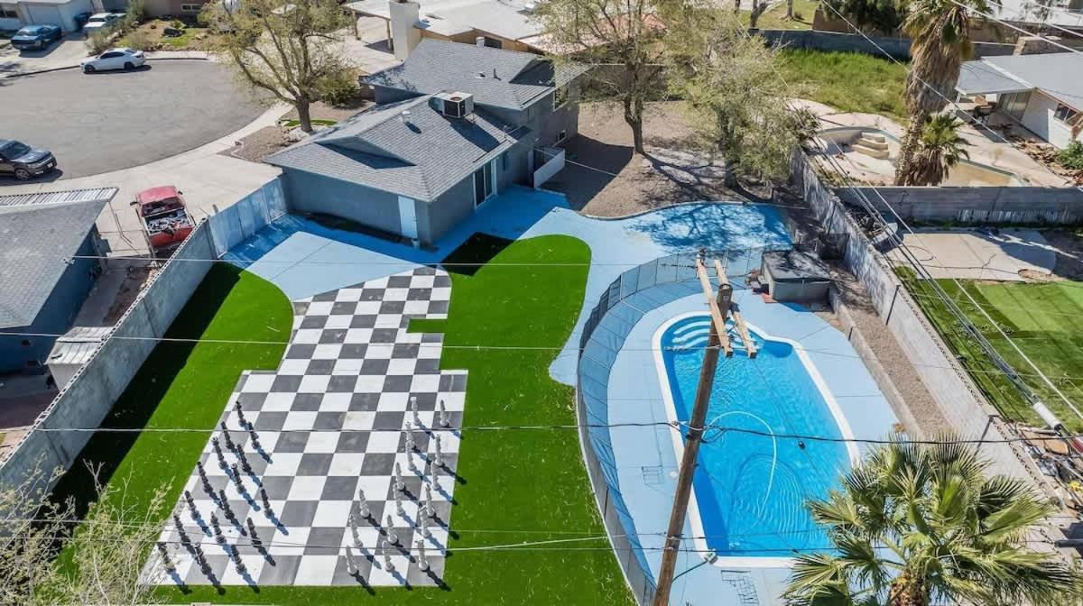Exclusive Designer With Strip Views And Pool