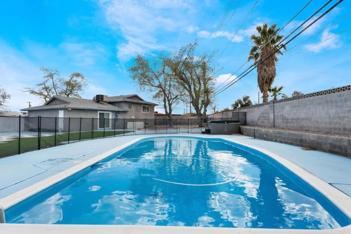 Villa Exclusive Designer With Strip Views And Pool