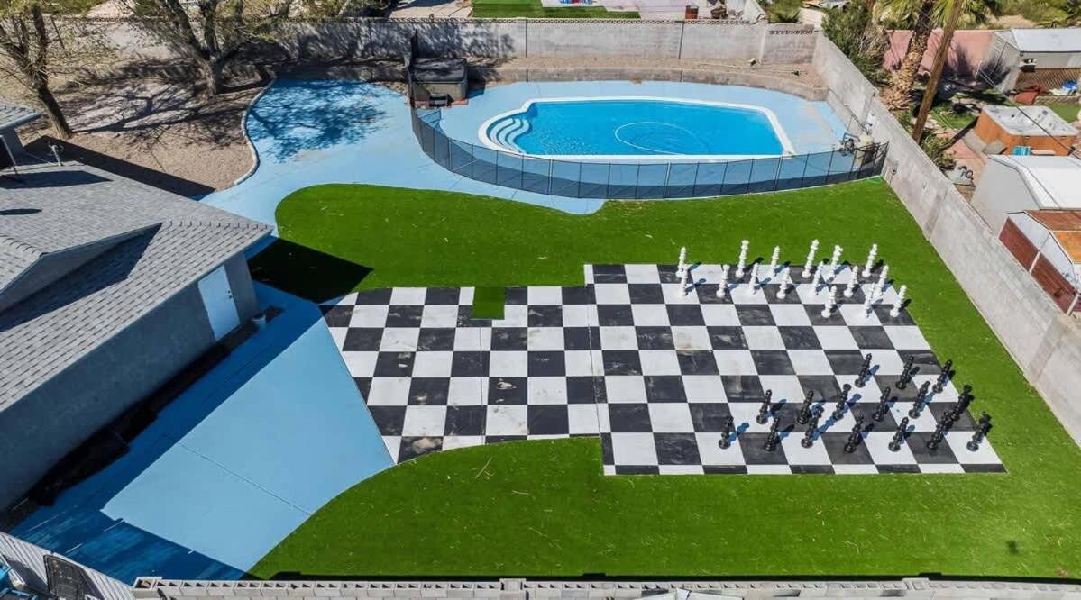 Exclusive Designer With Strip Views And Pool * Las Vegas