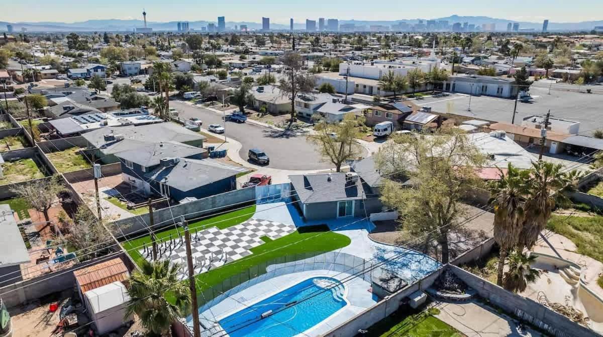 Exclusive Designer With Strip Views And Pool Villa