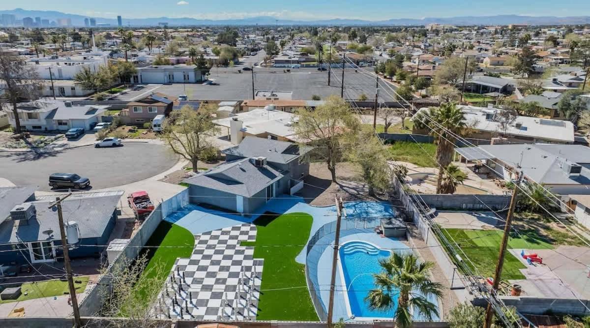 Villa Exclusive Designer With Strip Views And Pool