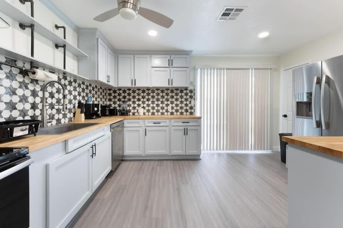 Exclusive Designer With Strip Views And Pool * Las Vegas
