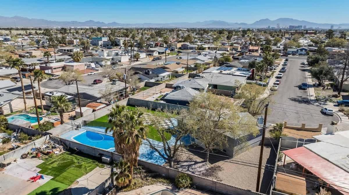 Exclusive Designer With Strip Views And Pool * Las Vegas