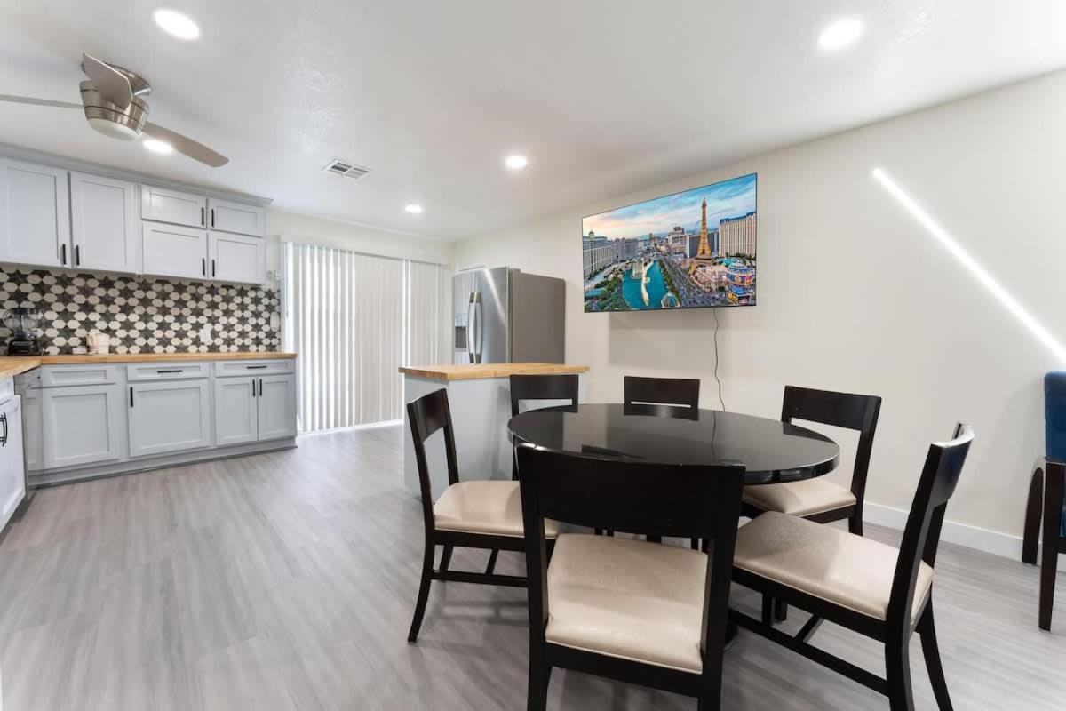 Villa Exclusive Designer With Strip Views And Pool