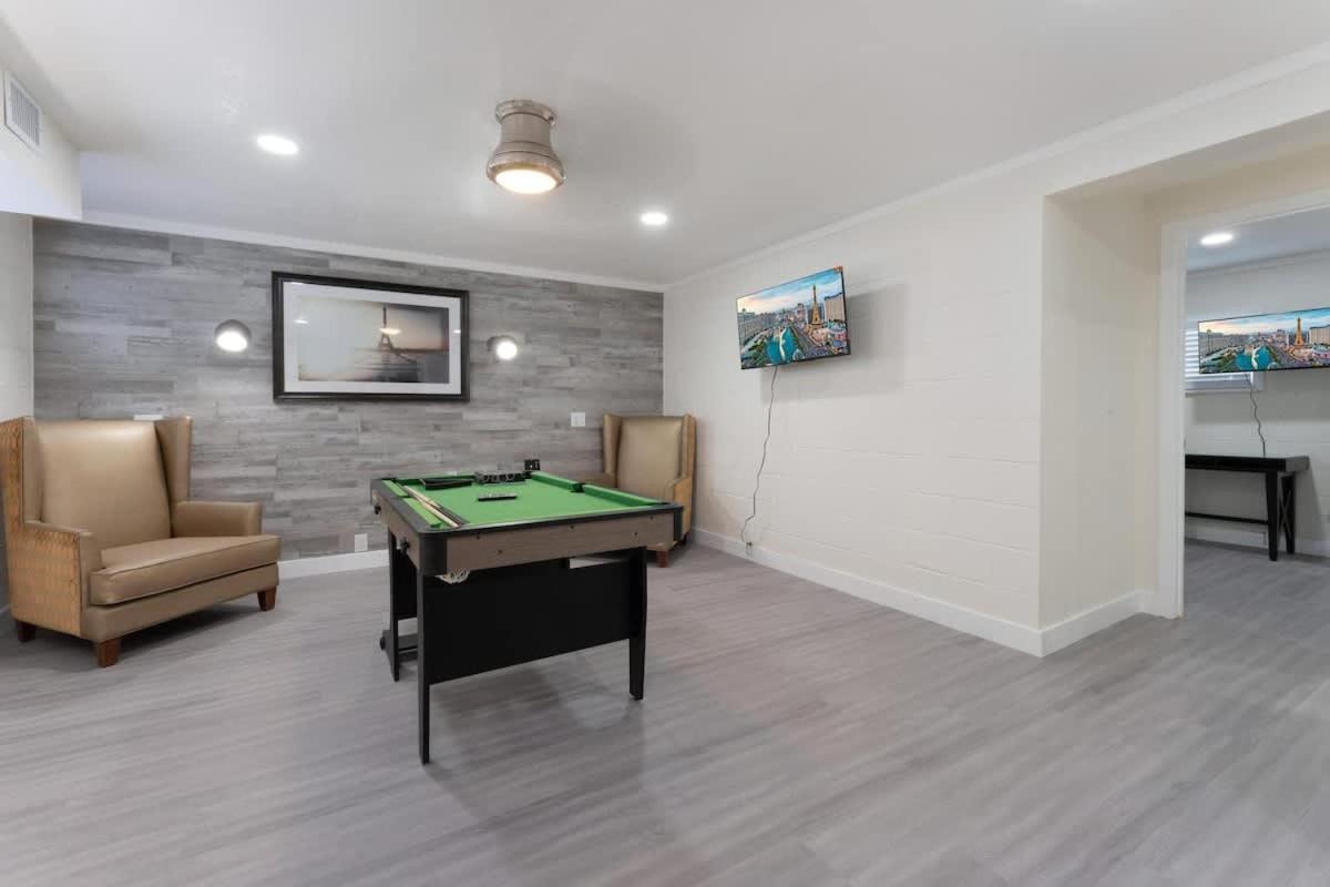 Exclusive Designer With Strip Views And Pool Las Vegas
