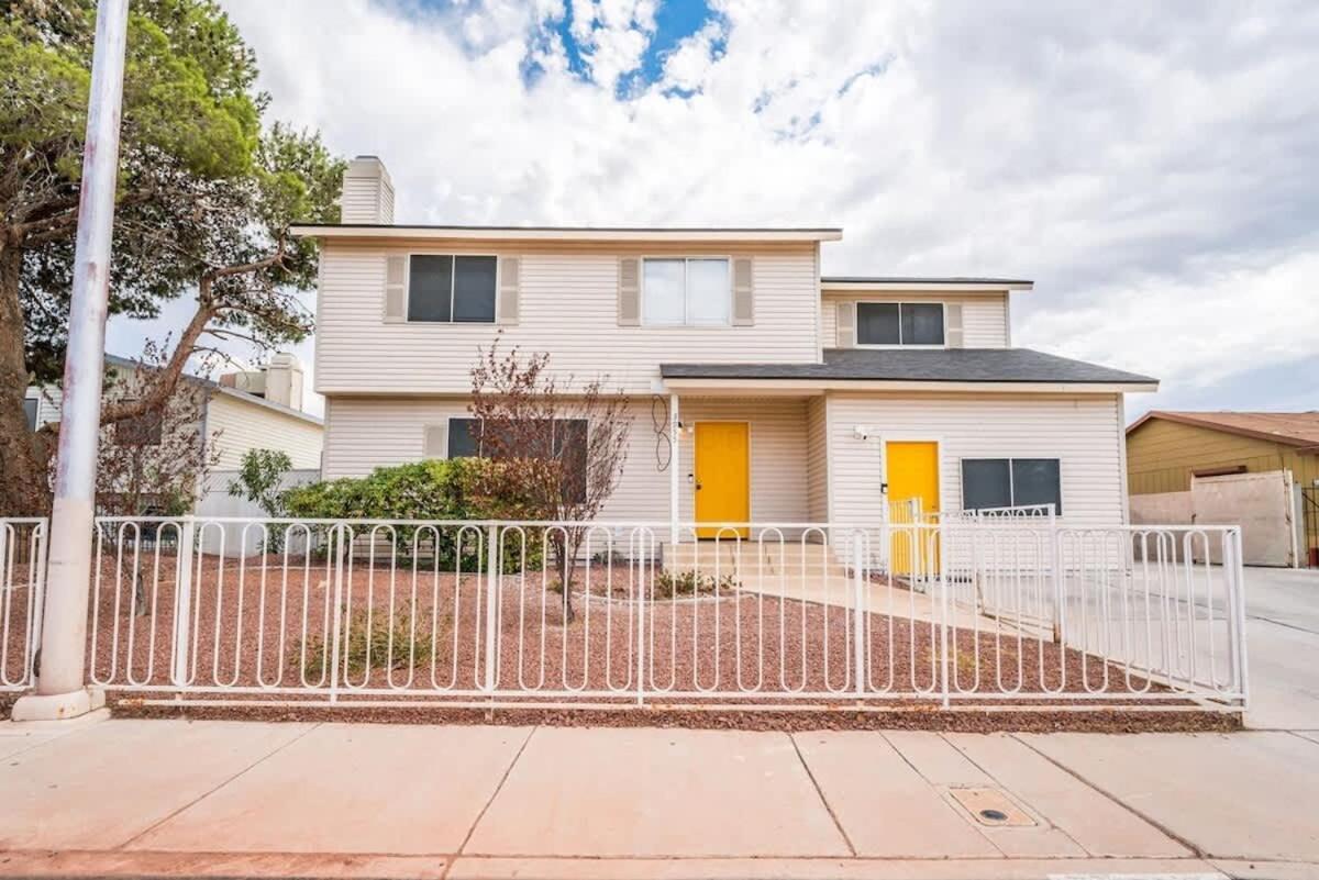 Luxury Living Just Steps From The Strip * Las Vegas