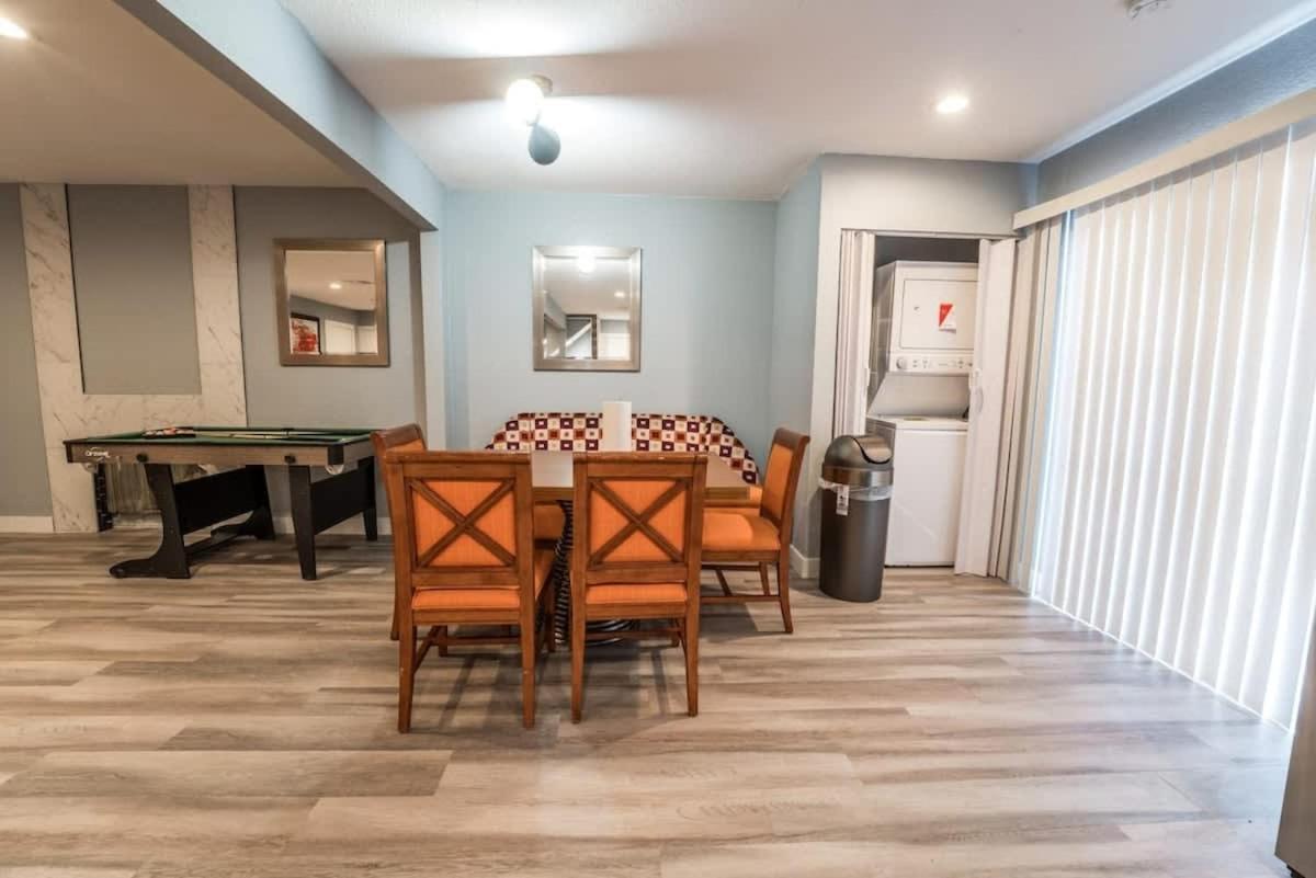 Luxury Living Just Steps From The Strip Holiday home *