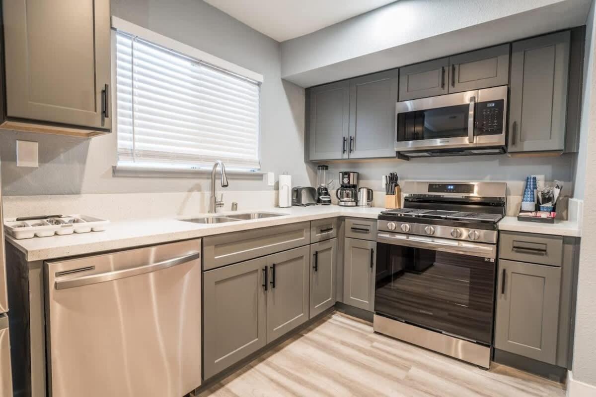 Luxury Living Just Steps From The Strip * Las Vegas
