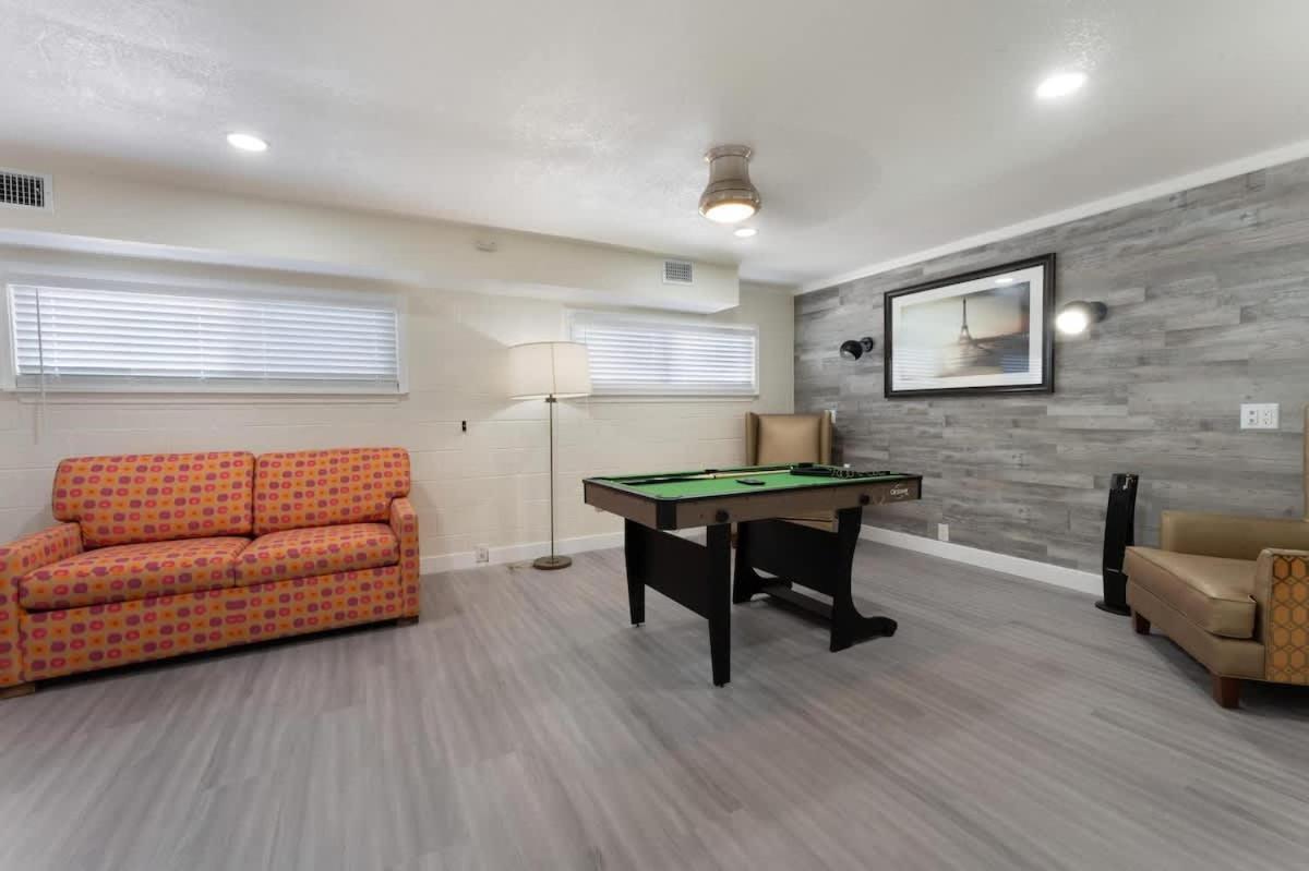 Exclusive Designer With Strip Views And Pool Villa