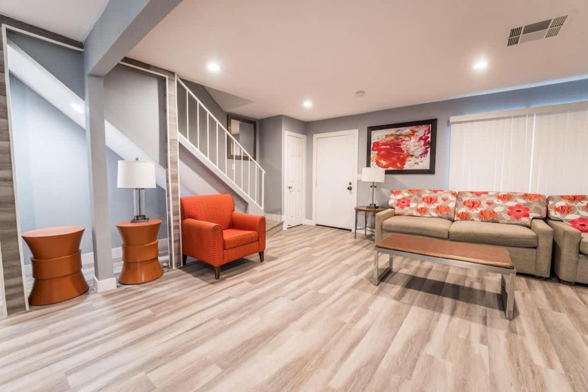 Holiday home Luxury Living Just Steps From The Strip *