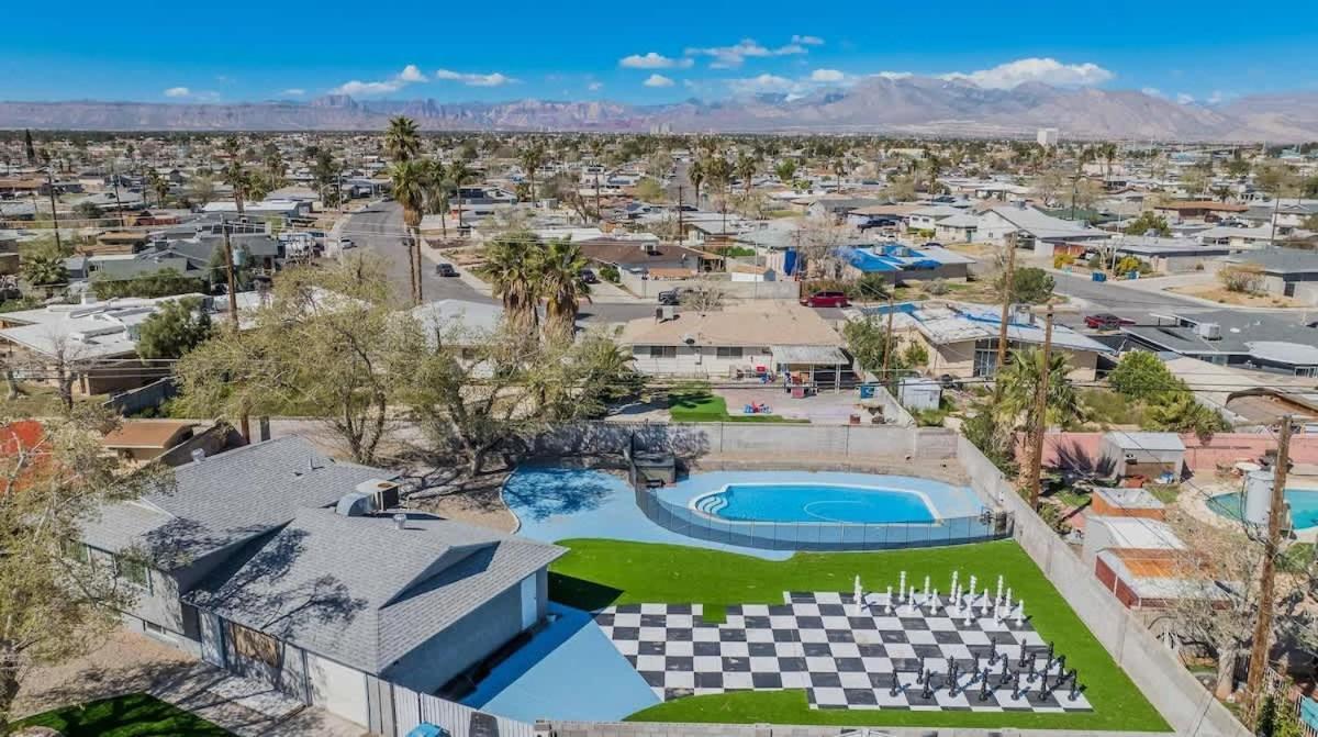 Villa Exclusive Designer With Strip Views And Pool Las Vegas