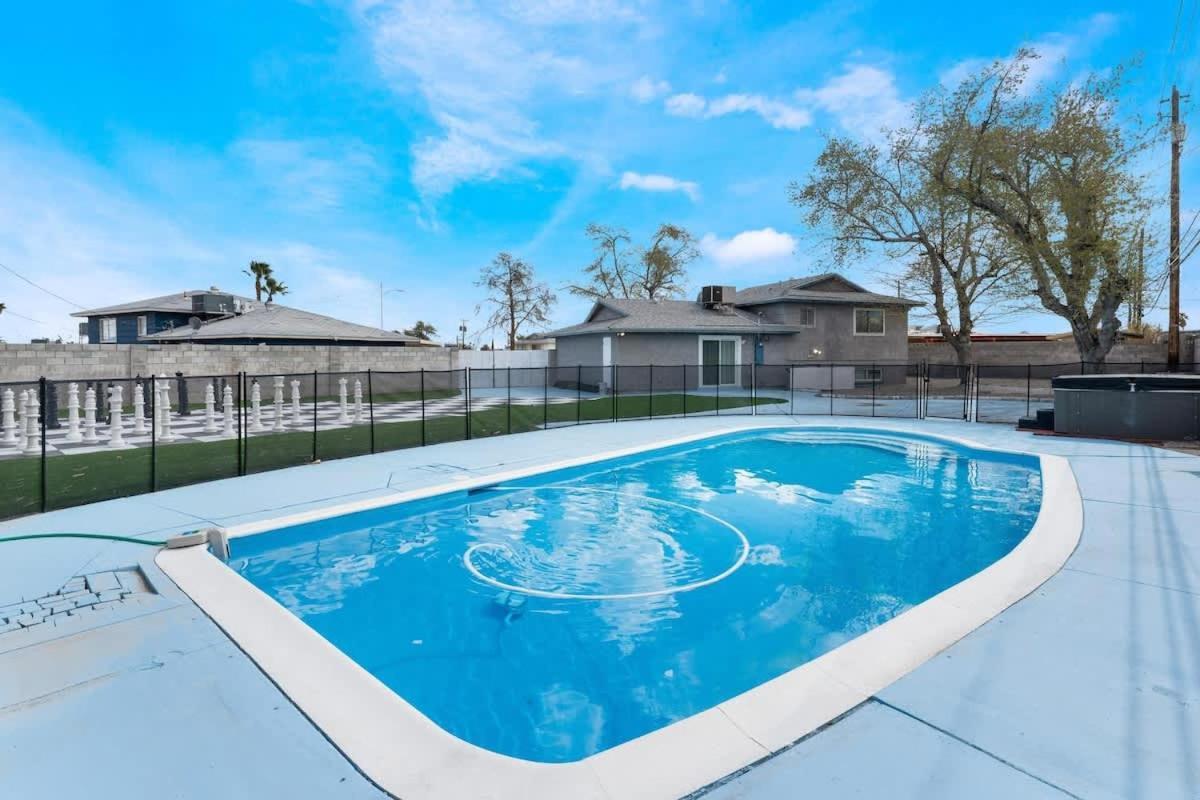 Villa Exclusive Designer With Strip Views And Pool *