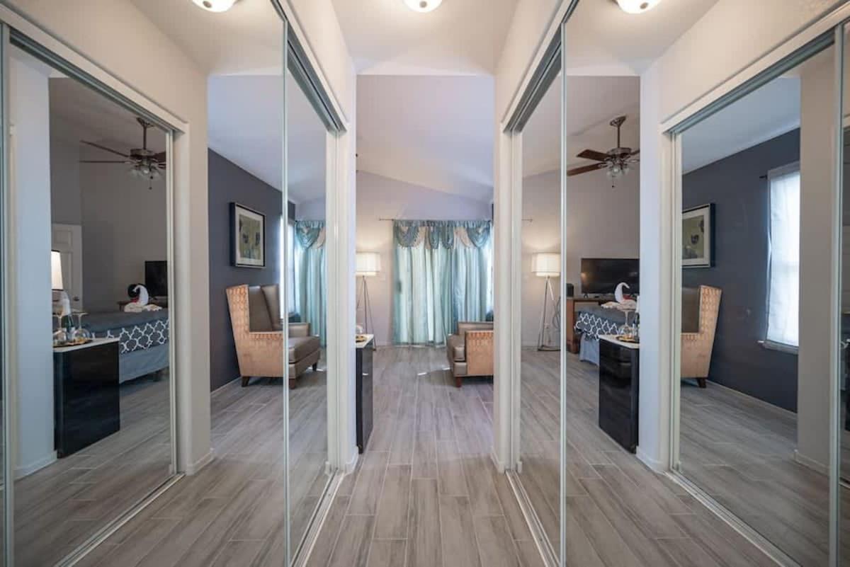 Sophisticated Close To It Holiday home