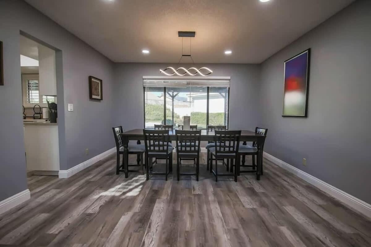 Exclusive Steps From The Vegas Strip Holiday home