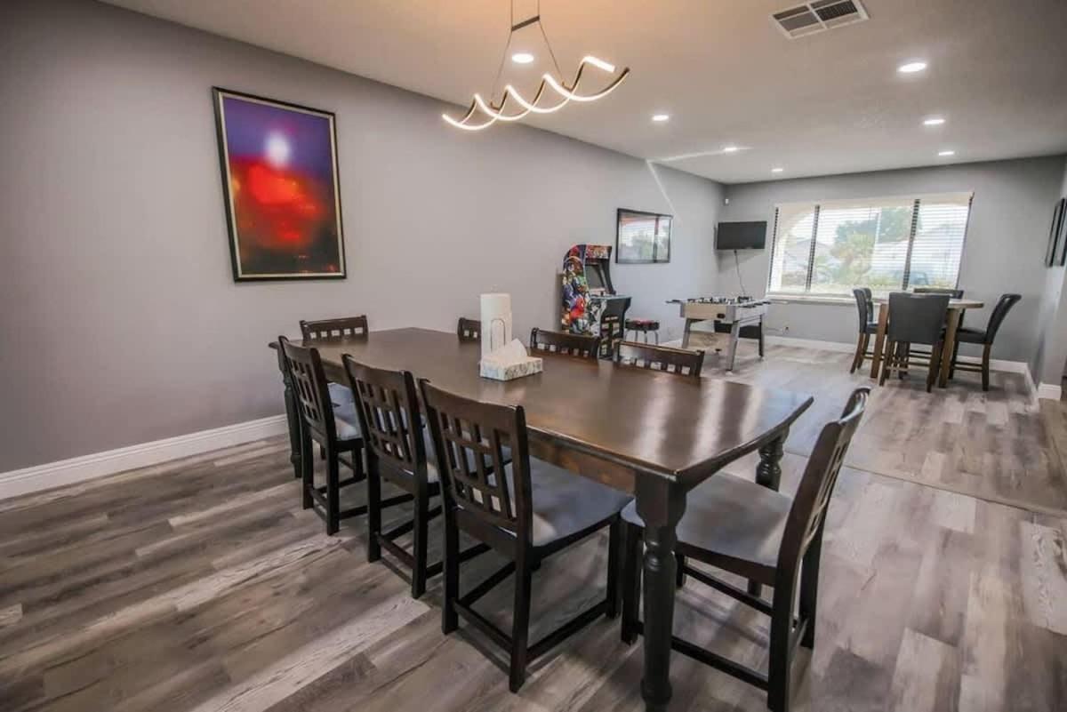 Exclusive Steps From The Vegas Strip Holiday home *