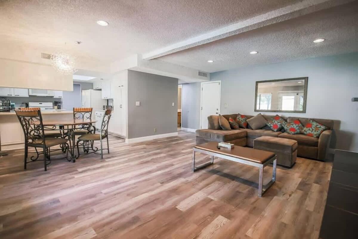 Exclusive Steps From The Vegas Strip Holiday home