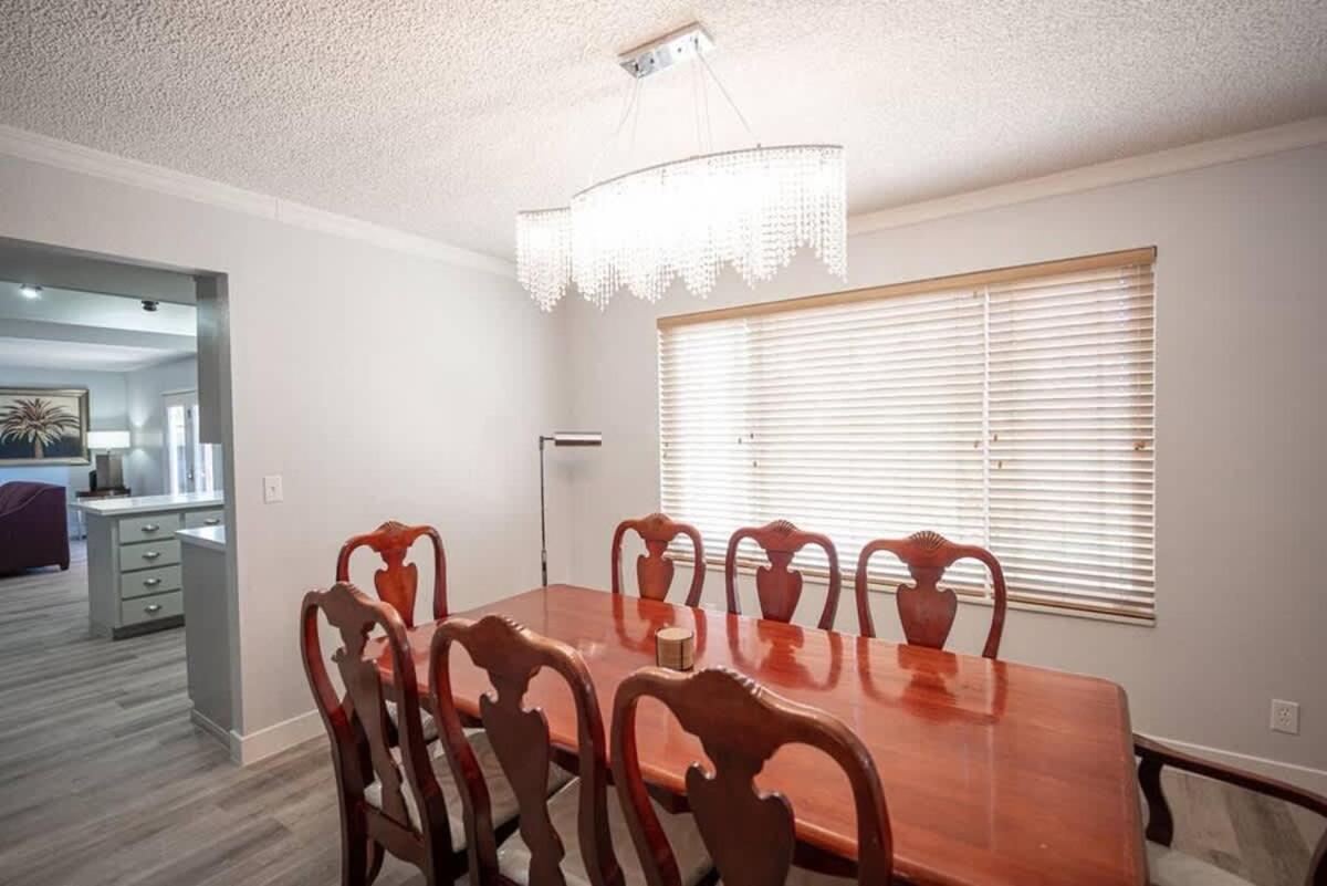 Vibrant Vegas Getaway W Pool Close To The Strip Holiday home