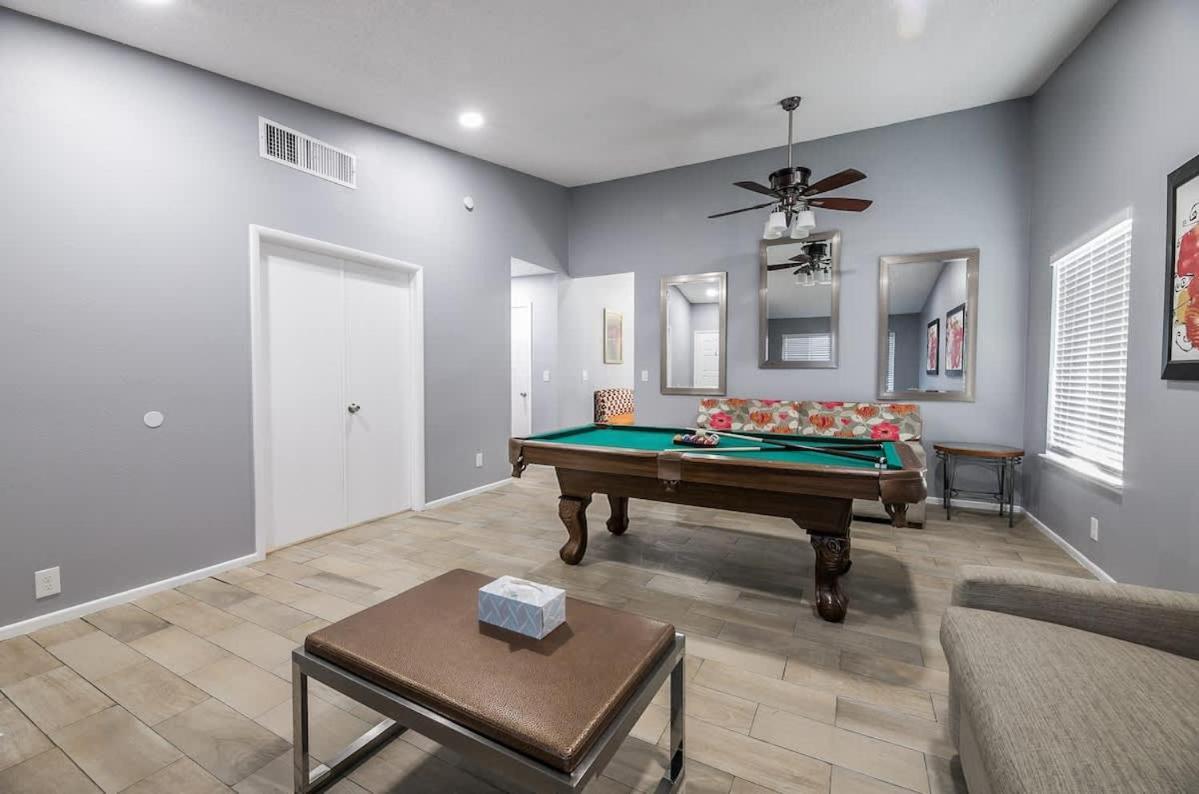 Bright & Stylish House W Pool Game Near The Strip Villa