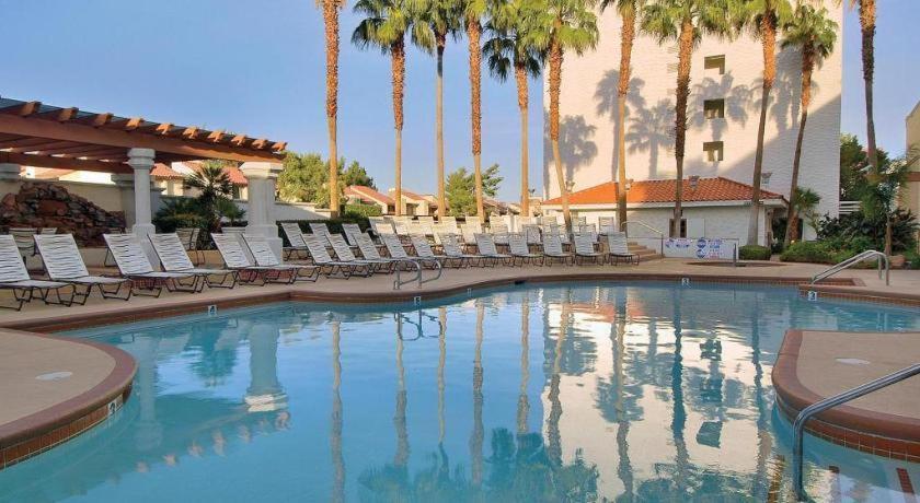 Resort Gold Coast And Casino 3*