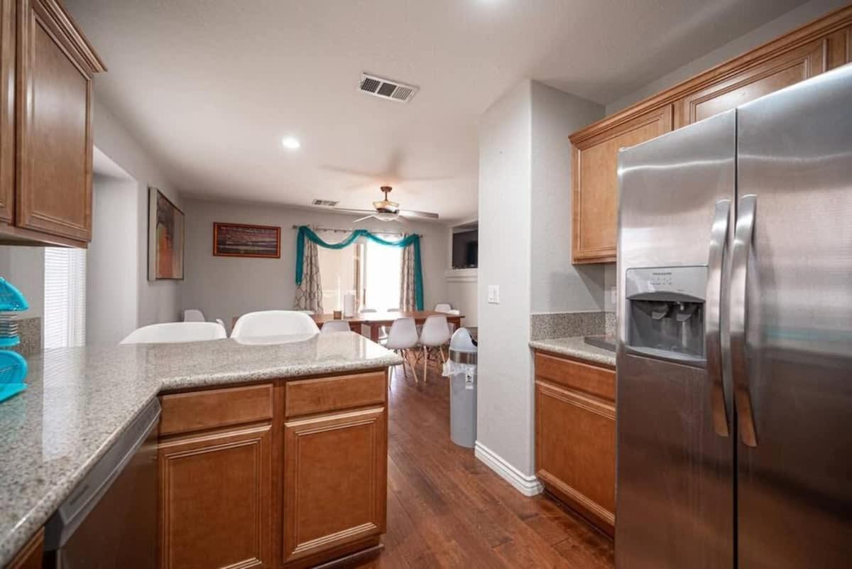 Modern Luxury Vegas Style Near The Strip Holiday home *