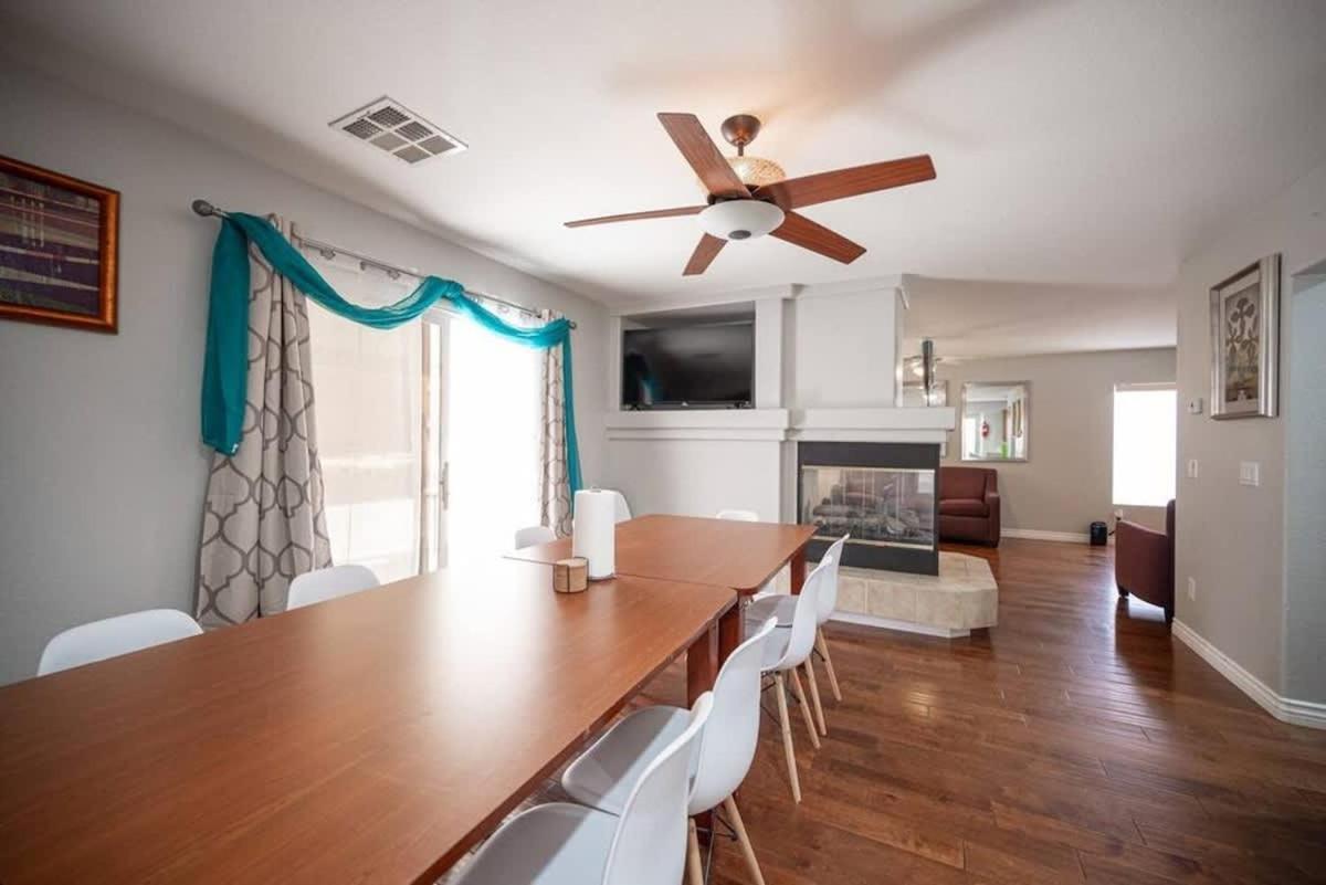 Modern Luxury Vegas Style Near The Strip Holiday home
