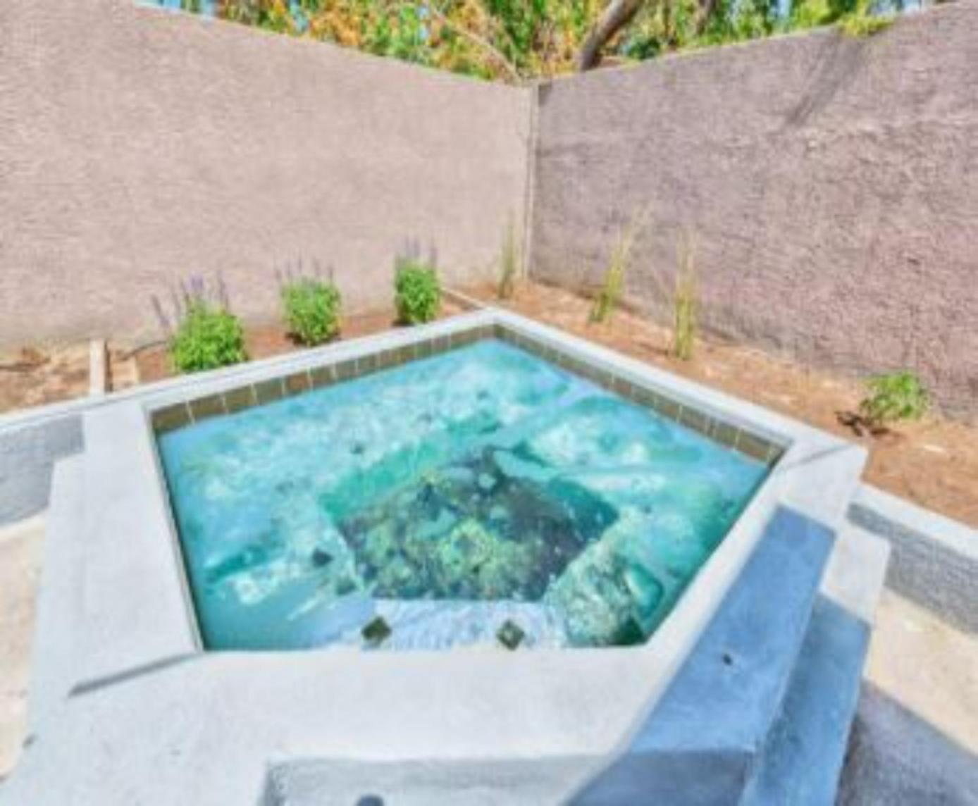 Relaxing 1 Story Hot Tub Bbq By The Strip Holiday home *