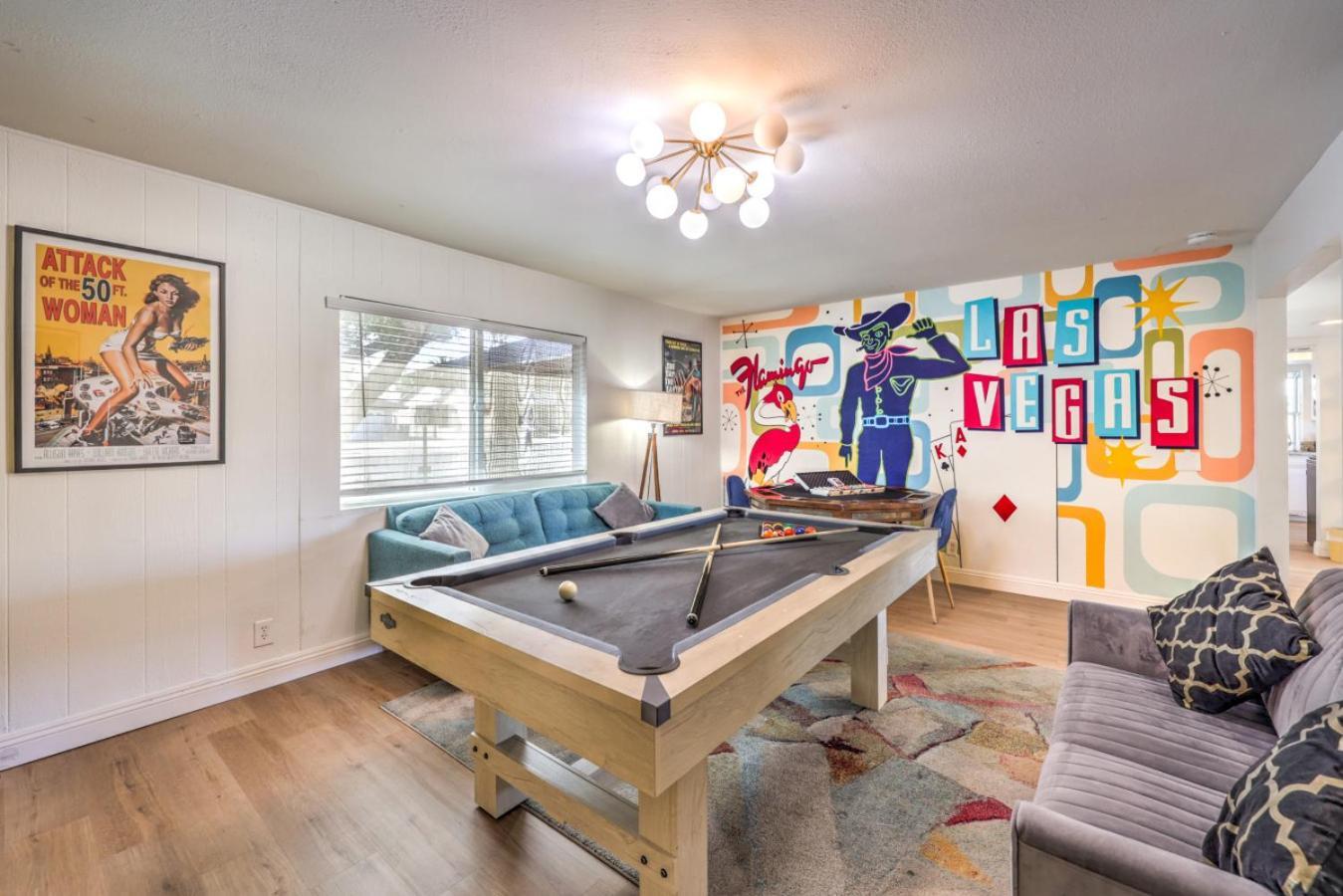 Holiday home Oasis Near Strip Pool Jacuzzi Deck Poker *