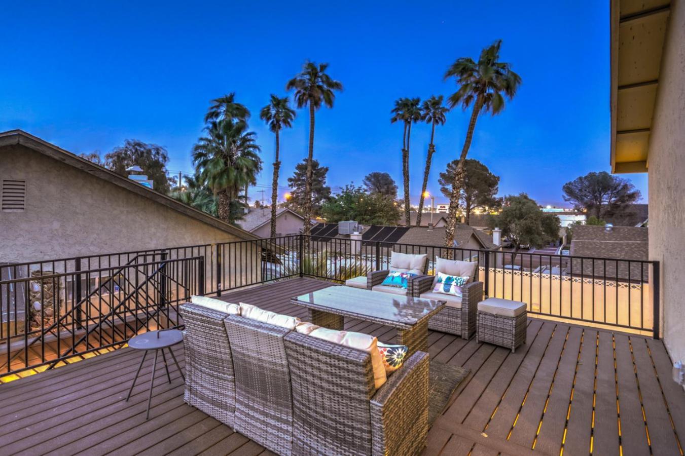 Oasis Near Strip Pool Jacuzzi Deck Poker Las Vegas