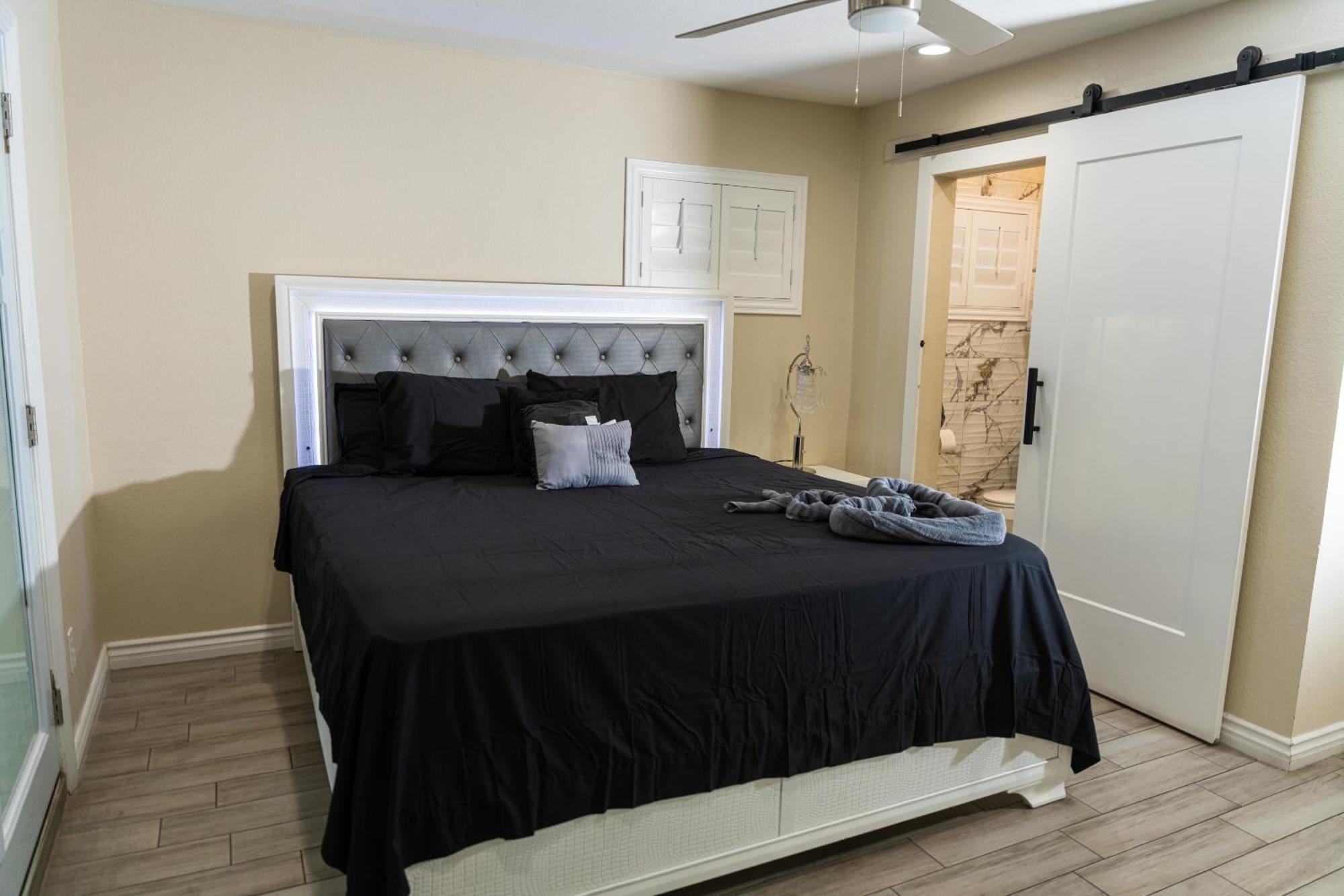 Beautiful And Cozy Family House Pool And Barbecue Las Vegas