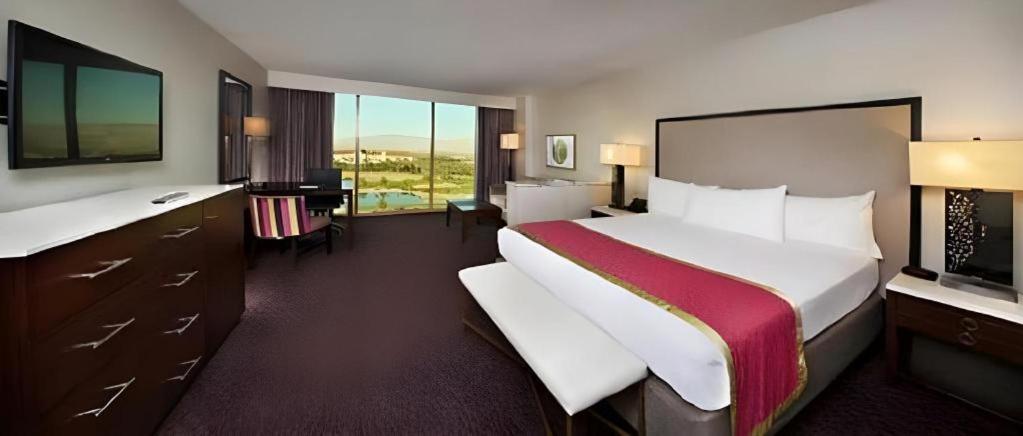 Suncoast And Casino Resort 4*