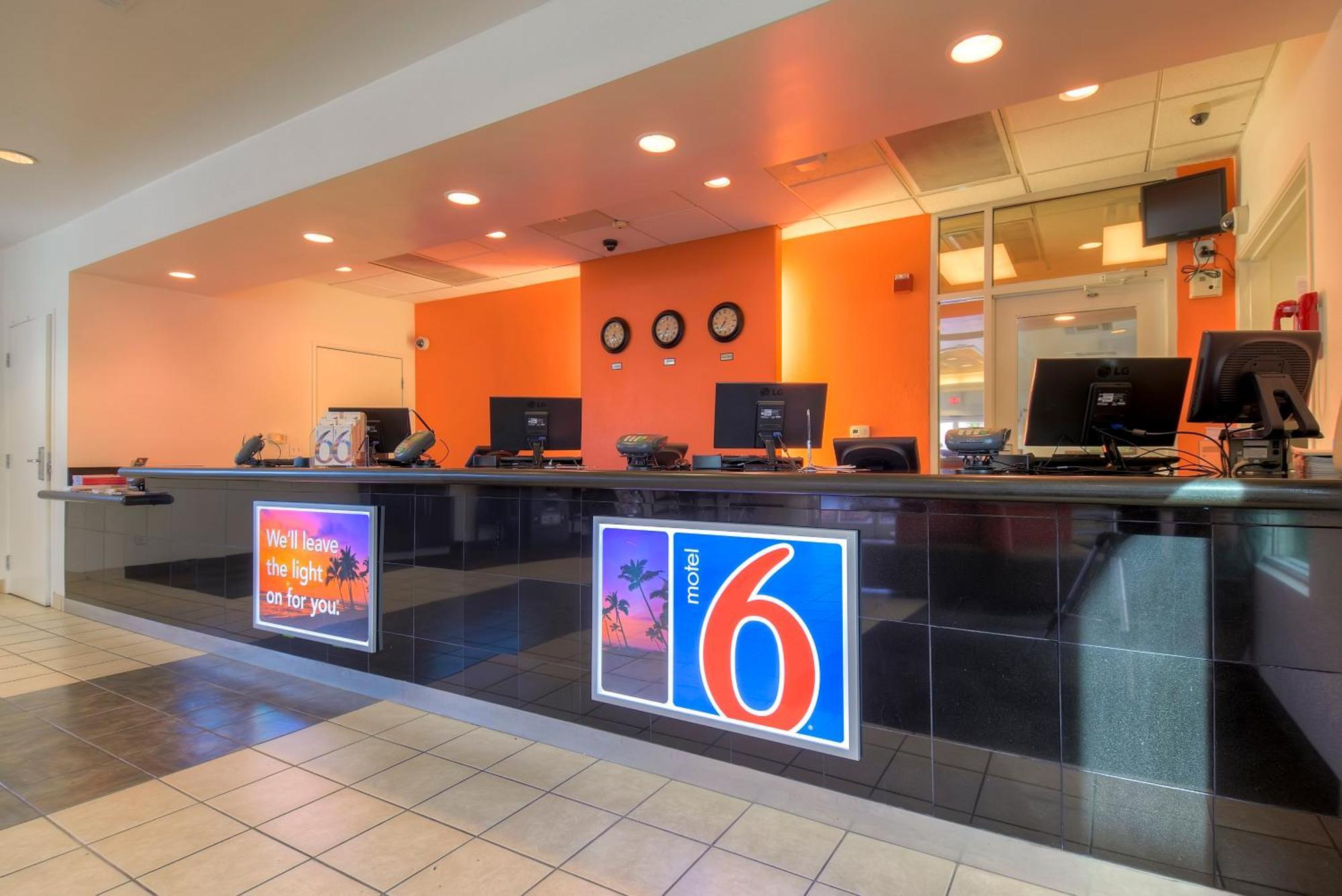 Tropicana By Townhouse 2*