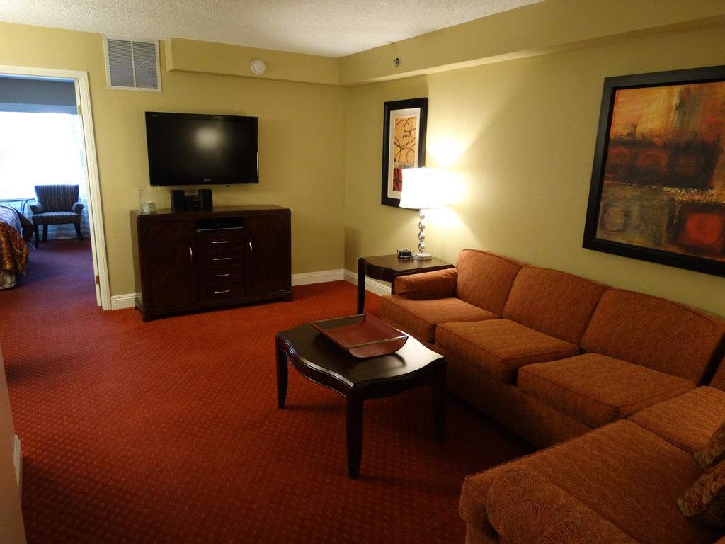 Suites At Jockey Club Aparthotel 3*