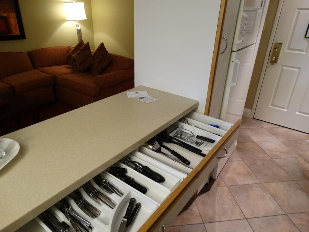 Aparthotel Suites At Jockey Club