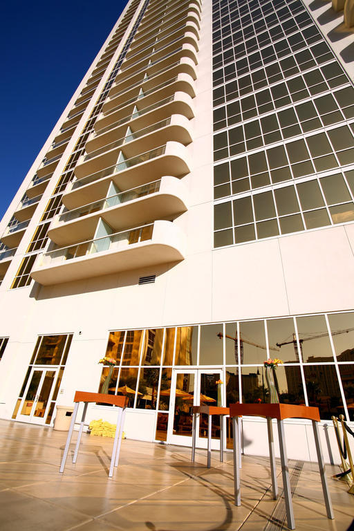 Luxury International At The Signature Las Vegas