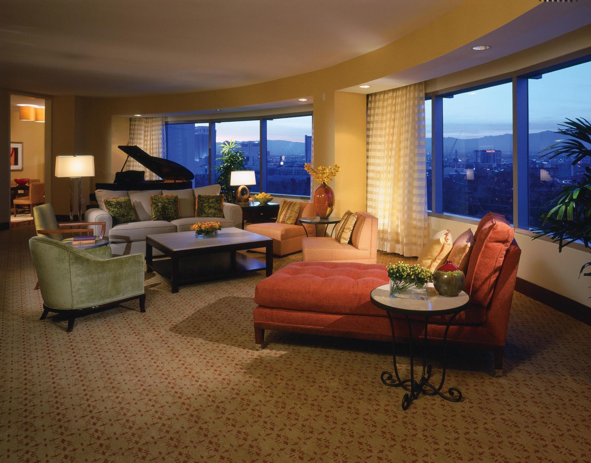 Renaissance Vegas Hotel 4*